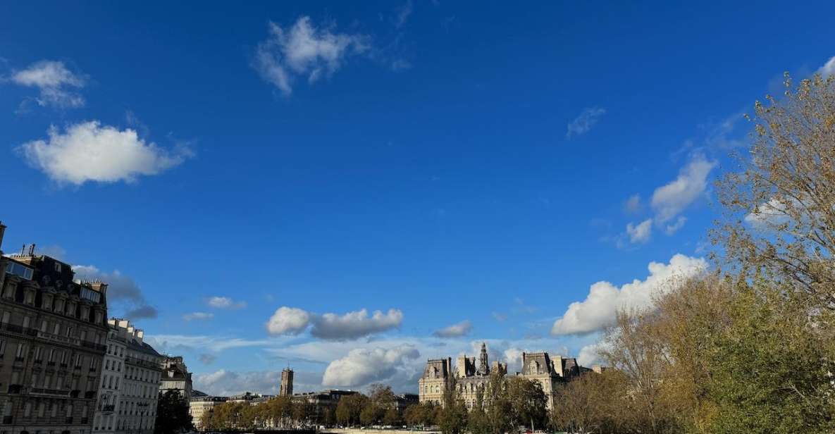 Guided Tour Through the Historic City Center and Marais - Key Points