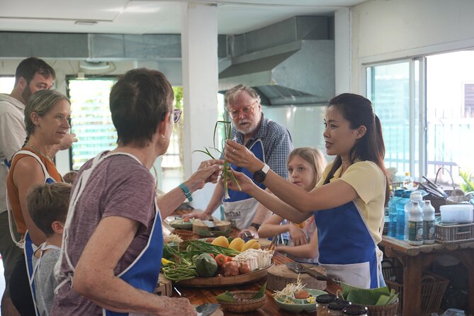 Half Day Guided Thai Cooking Class in Chiang Mai - Key Points