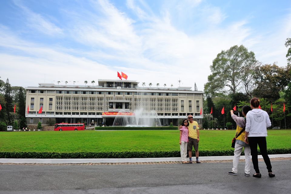 HCMC: English or German War History Tour: Tunnels & Museums - Key Points