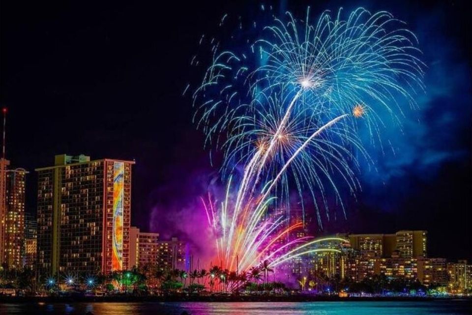 honolulu waikiki fireworks catamaran cruise Honolulu: Waikiki Fireworks Catamaran Cruise