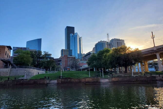 Houston Buffalo Bayou Kayak and Paddleboard Rentals - Key Points