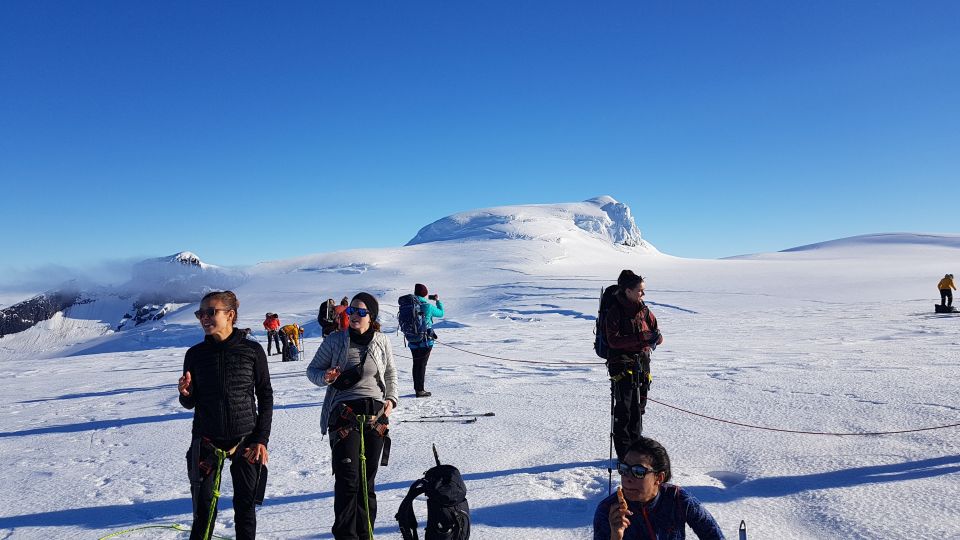hvannadalshnjukur hike the highest summit in iceland Hvannadalshnjúkur: Hike the Highest Summit in Iceland