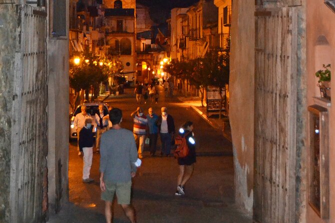 I Briganti by Night by Jeep - Key Points