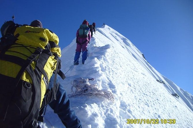 Island Peak Climbing 6160 Meters for 21 Days - Key Points