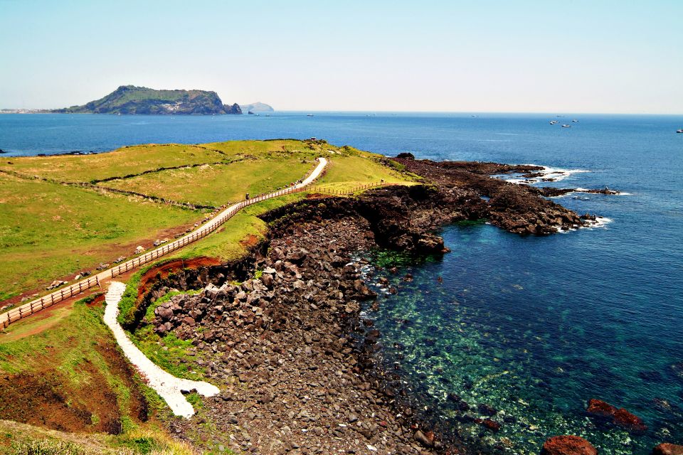 Jeju Island: Customized Private Full-Day Van Tour - Key Points