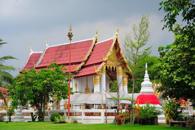 Koh Kret Island Bike Tour From Bangkok With Mon Tribe & Pad Thai Lunch - Key Points