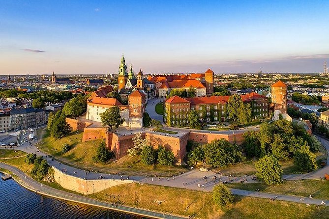 Krakow Airport Transfers : Krakow City to Krakow Airport KRK in Luxury Car - Service Highlights