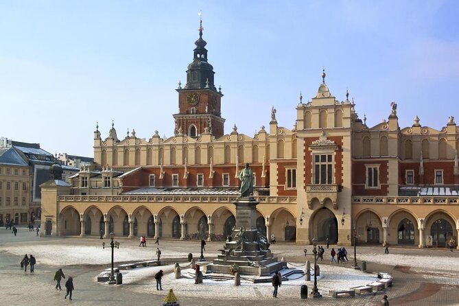 Krakow Old Town and Cloth Hall Private Guided Tour - Key Points