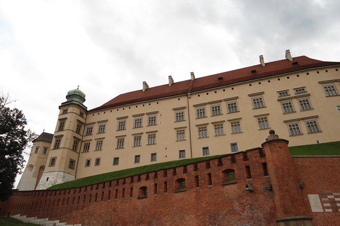 Krakow: Wawel Castle Guided Tour - Key Points