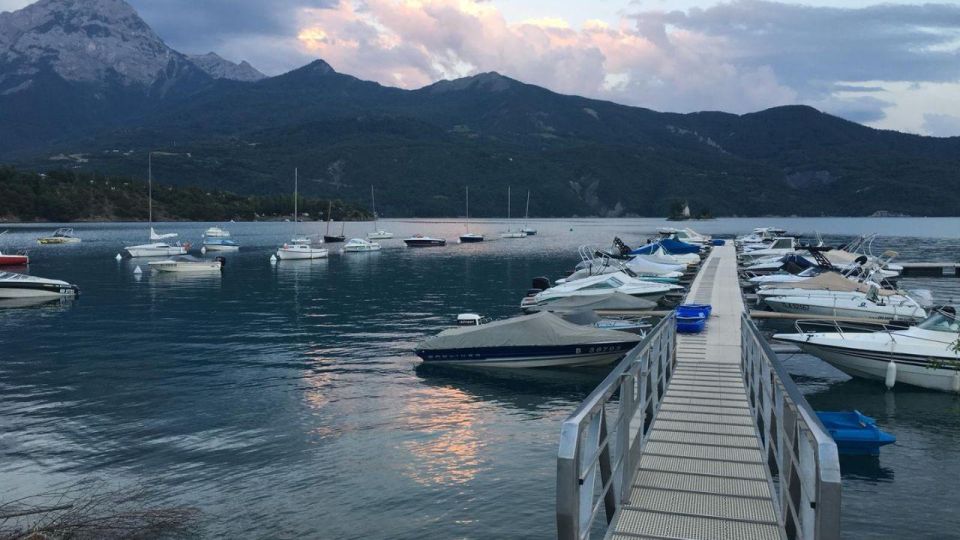 Lake Como by Night Private Boat Tour Groups of 1 to 7 People - Key Points