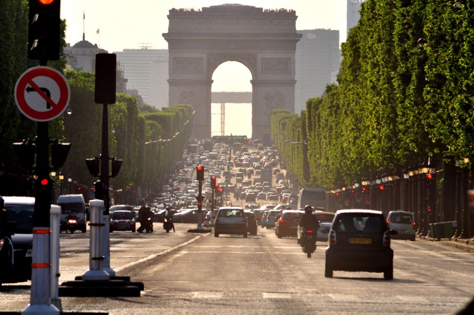 L'arc De Triomphe and the Champs-Élysées Discovery Tour - Key Points