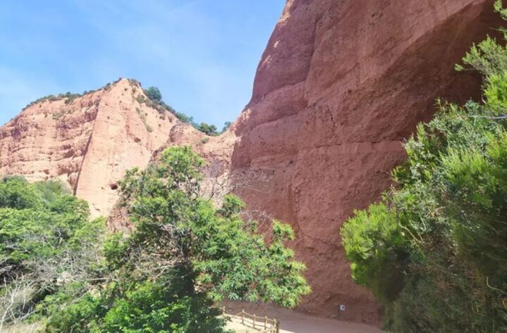 Las Médulas: Guided Walking Tour - Key Points