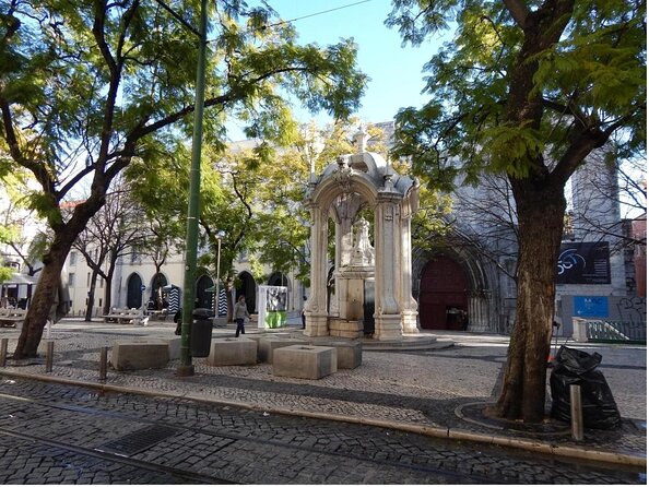 Lisbon Private Old Town Guided Tour - Key Points