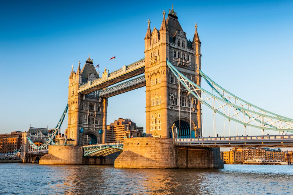 London: Tower of London and Tower Bridge Early-Access Tour - Key Points