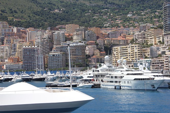 Luxury Yacht Tour - Key Points