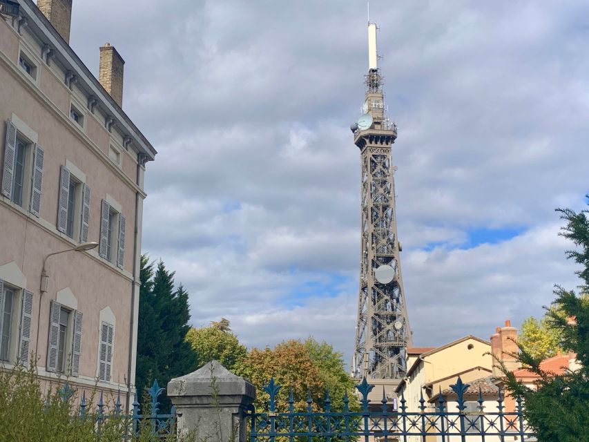 Lyon : Fourvière District Smartphone Audio Walking Tour - Key Points