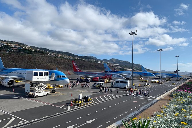 Madeira Airport Round Trip Shuttle Transfers Service - Key Points