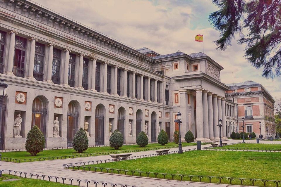 Madrid: El Prado Museum and the Royal Palace Walking Tour - Key Points