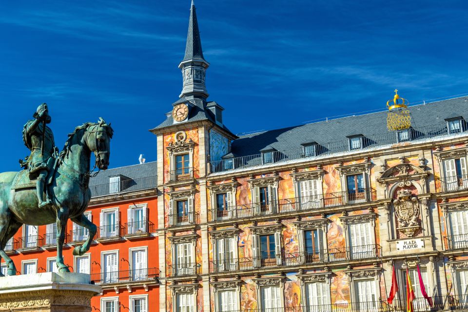 Madrid: First Discovery Walk and Reading Walking Tour - Key Points