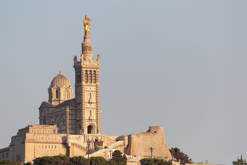 Marseille: First Discovery Walk and Reading Walking Tour - Key Points