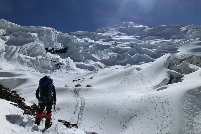 Mera Peak Climbing 6476 Meters for 20 Days - Key Points