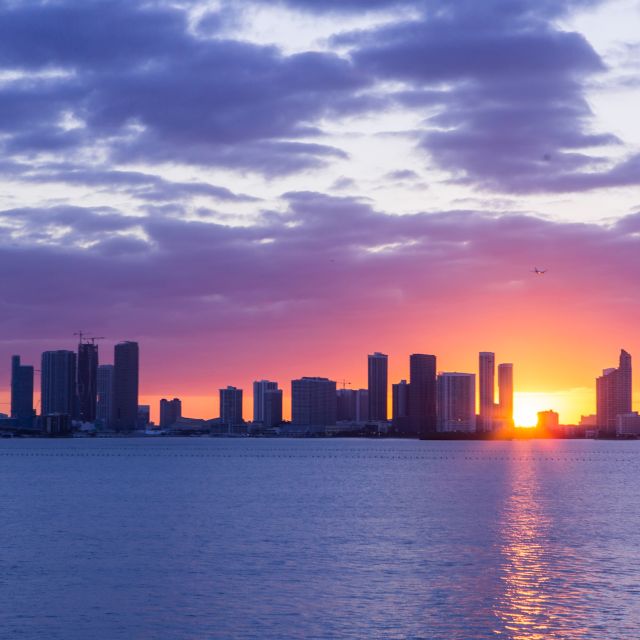 Miami: Beach Boat Tour and Sunset Cruise in Biscayne Bay - Key Points