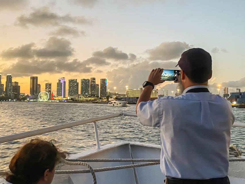 Miami: Sunset Cruise Through Biscayne Bay and South Beach - Key Points