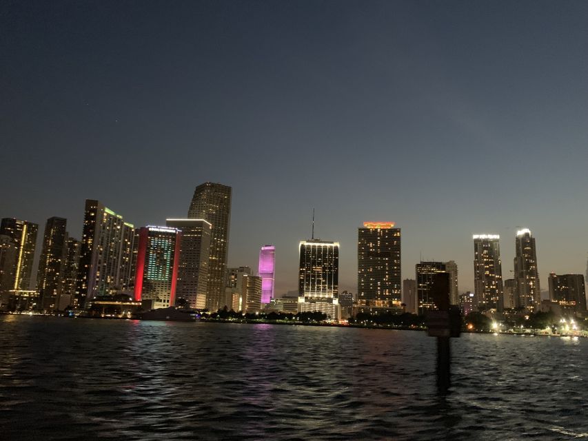 Miami: Sunset Cruise With Celebrity Homes & Open Bar - Key Points