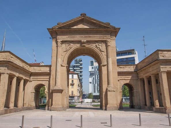 Milan Skyscrapers Guided Tour: Porta Nuova, Unicredit Tower & Vertical Forest - Key Points