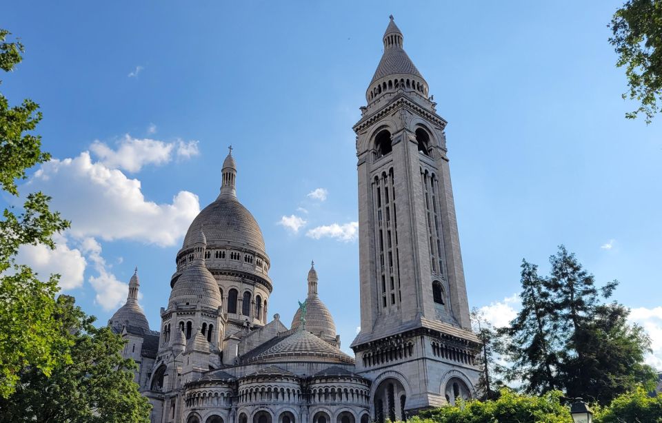 Montmartre Perfecto: Brothels, Wars, and Religion - Key Points