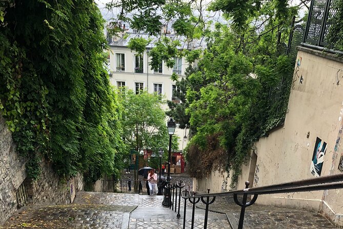 Montmartre Private Tour - Visiting Iconic Landmarks in Montmartre