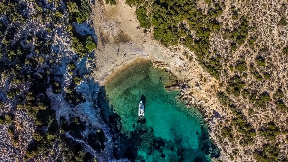 Naxos: Private Motorboat Cruise to Small Cyclades Islands - Location: Panormos Beach, Greece