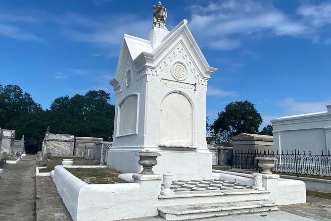 New Orleans Cemetery Insiders Tour - Key Points