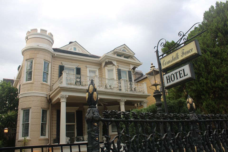 New Orleans: Ghosts & Spirits Interactive Walking Tour - Key Points