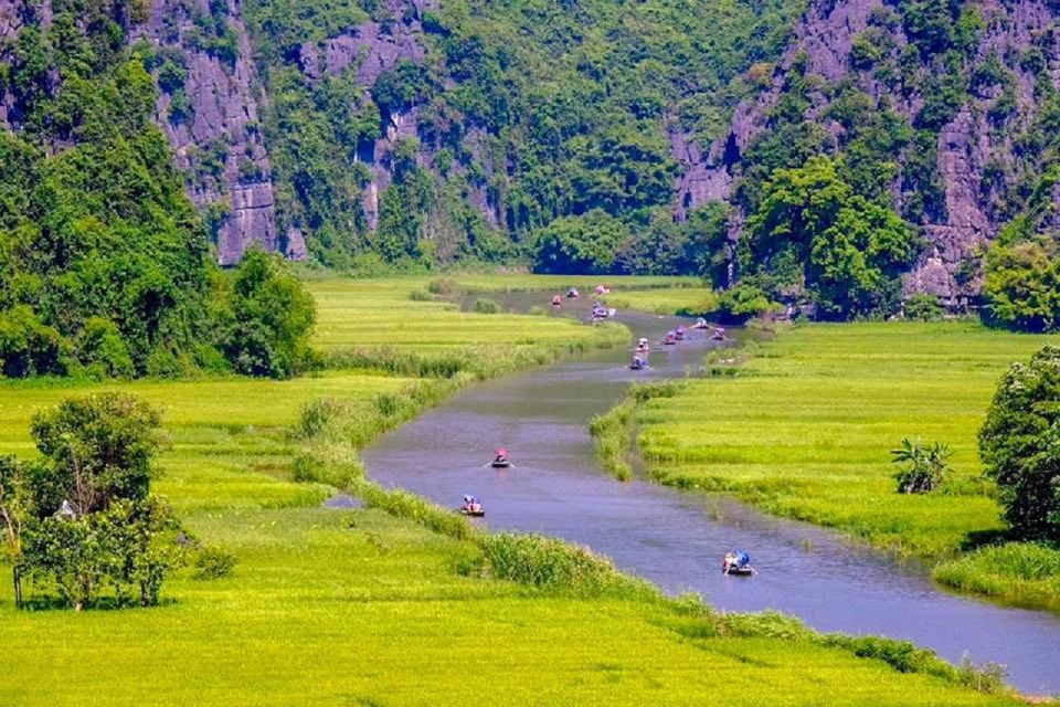 Ninh Binh: Day Tour With Boat Trip and Mua Cave Hiking - Key Points