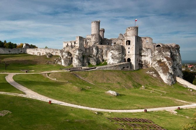 Ogrodzieniec Castle & Ojcow National Park Tour - Key Points