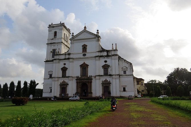 Old Goa Churches, Temples & Spice Plantation With "Goan" Lunch - Key Points