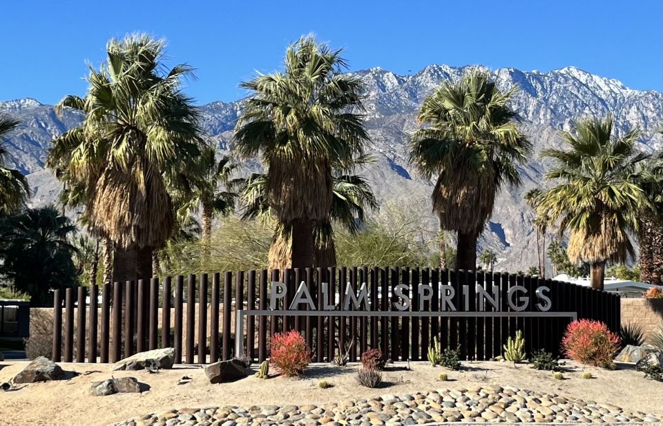 Palm Springs: City Highlights Scavenger Hunt Smartphone Game - Key Points