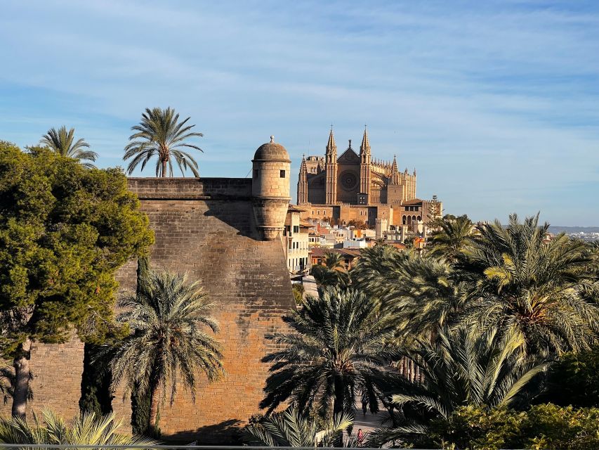 Palma De Mallorca: Old Town Atmospheric Evening Tour - Key Points