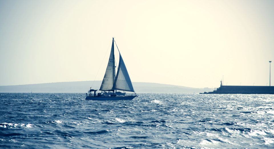 Palma De Mallorca: Sailing Boat Trip With Skipper & Tapas - Key Points