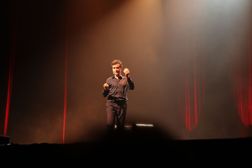 Paris: Comedy Show in English - How to Become a Parisian - Key Points