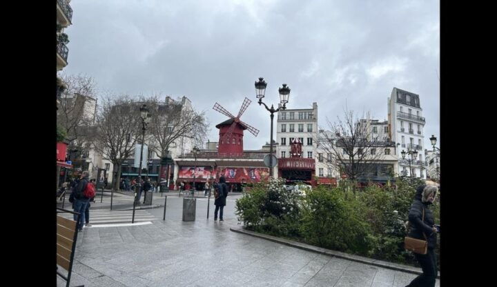 Paris: Montmartre and Sacré-Coeur Private Walking Tour - Key Points