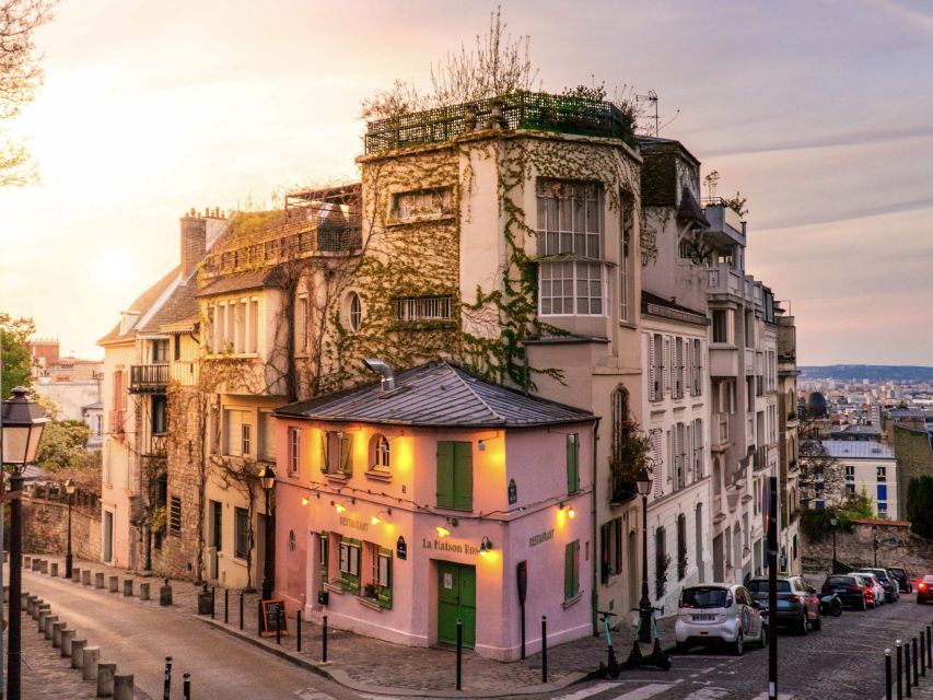 Paris: Montmartre Urban Adventure City Exploration Game - Key Points