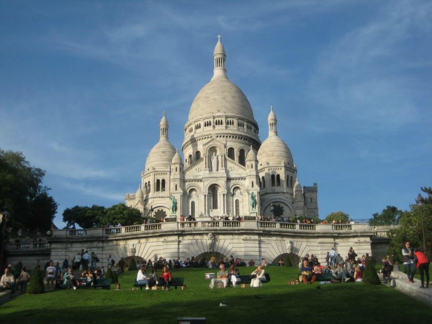 Paris: Montmartre Walking Tour With Local Resident - Key Points