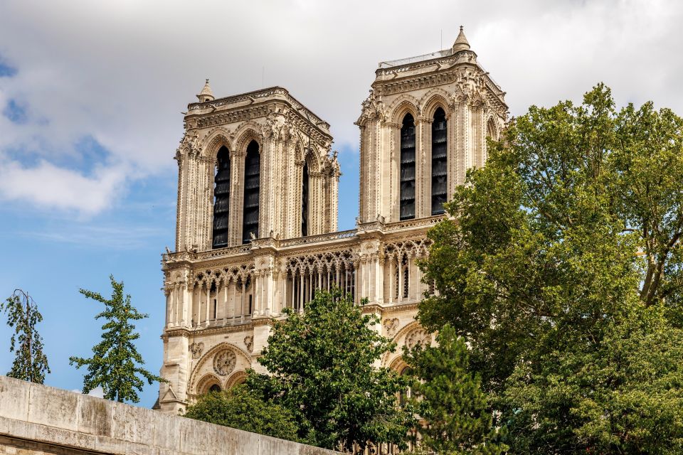 Paris: Notre Dame Island Tour & Sainte Chapelle Entry Ticket - Key Points