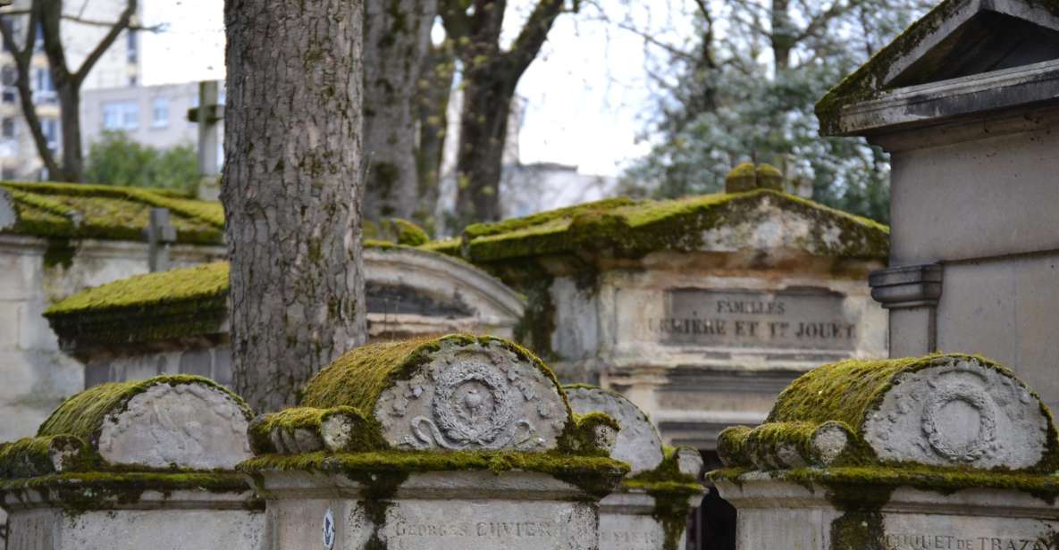 Paris: Pere Lachaise Cemetery Guided Tour in French - Key Points