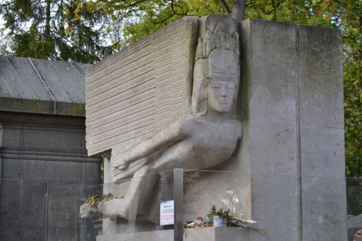 Paris: Père Lachaise Cemetery Private Tour - Key Points