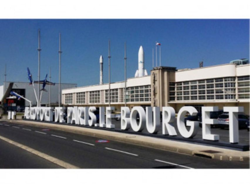 Paris: Private Airport Taxi Moto From Paris Le Bourget - Paris - Key Points