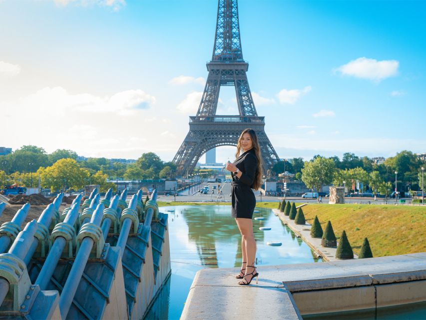 Paris: Professional Photoshoot With the Eiffel Tower - Key Points