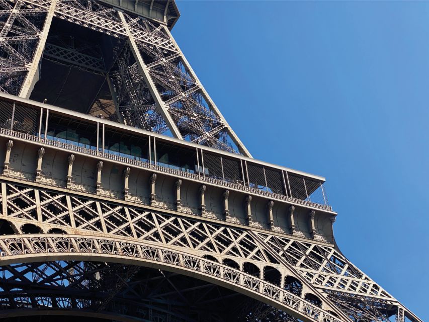 Paris: Smartphone Audio Walking Tour Around the Eiffel Tower - Key Points